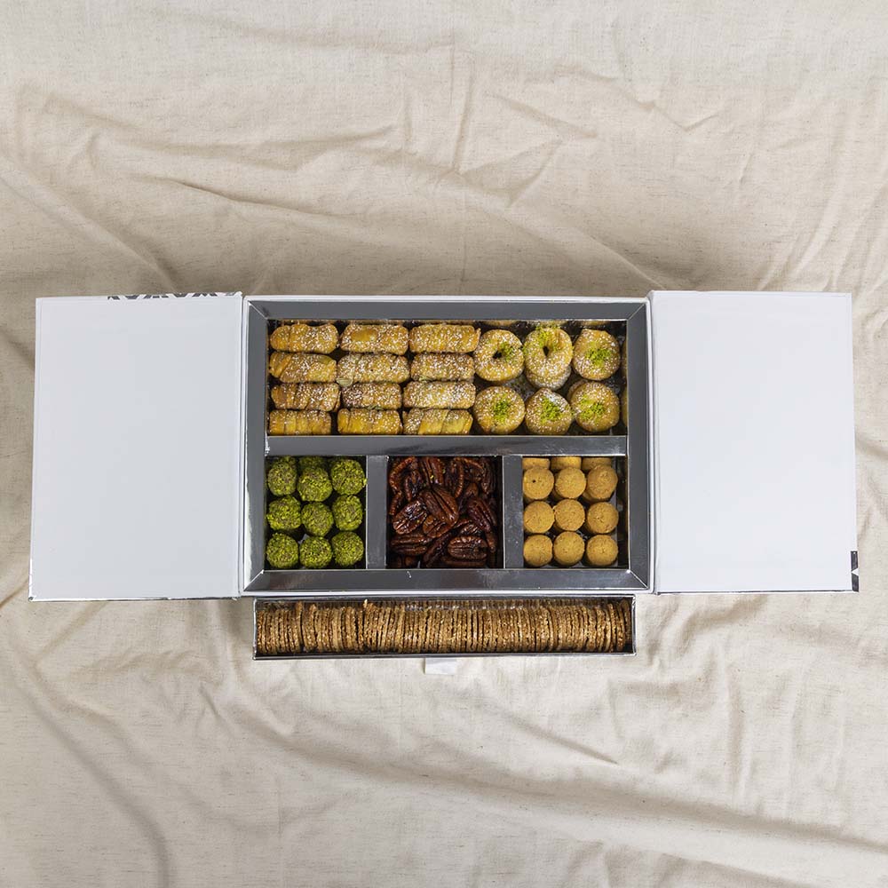 Mix Sweets In Divided Box