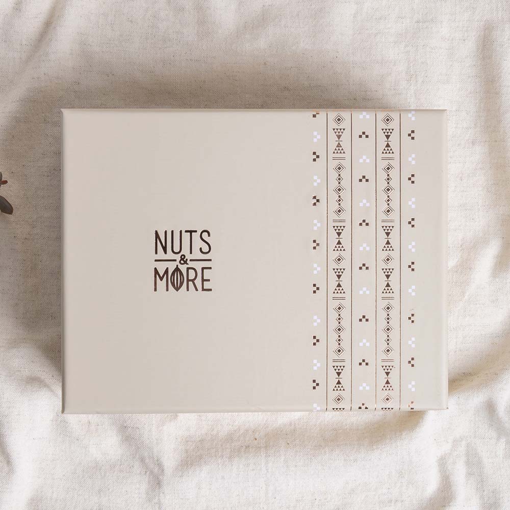 Medium Box Mix Chocolate & Caramelized Pecan