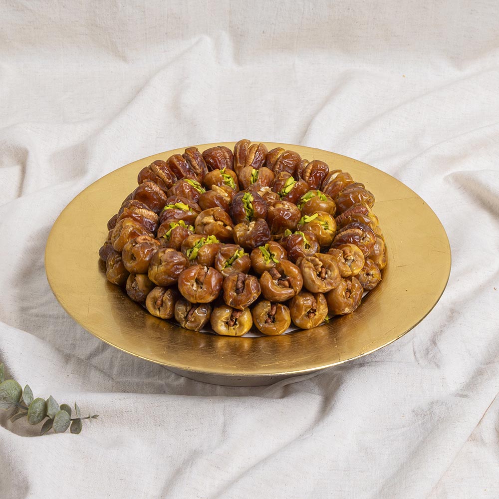 Sukkary dates with nuts in Gold Tray (2 Layers)