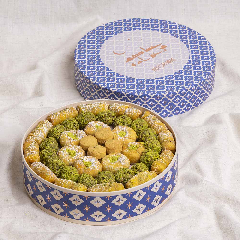 Mix Sweets in Blue Circle Box (44Pcs)