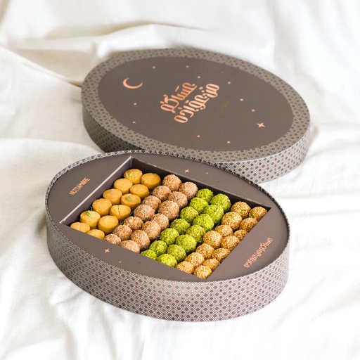 [1852] Mix Balls Sweets in Ramadan Large oval Box (116 Pcs)
