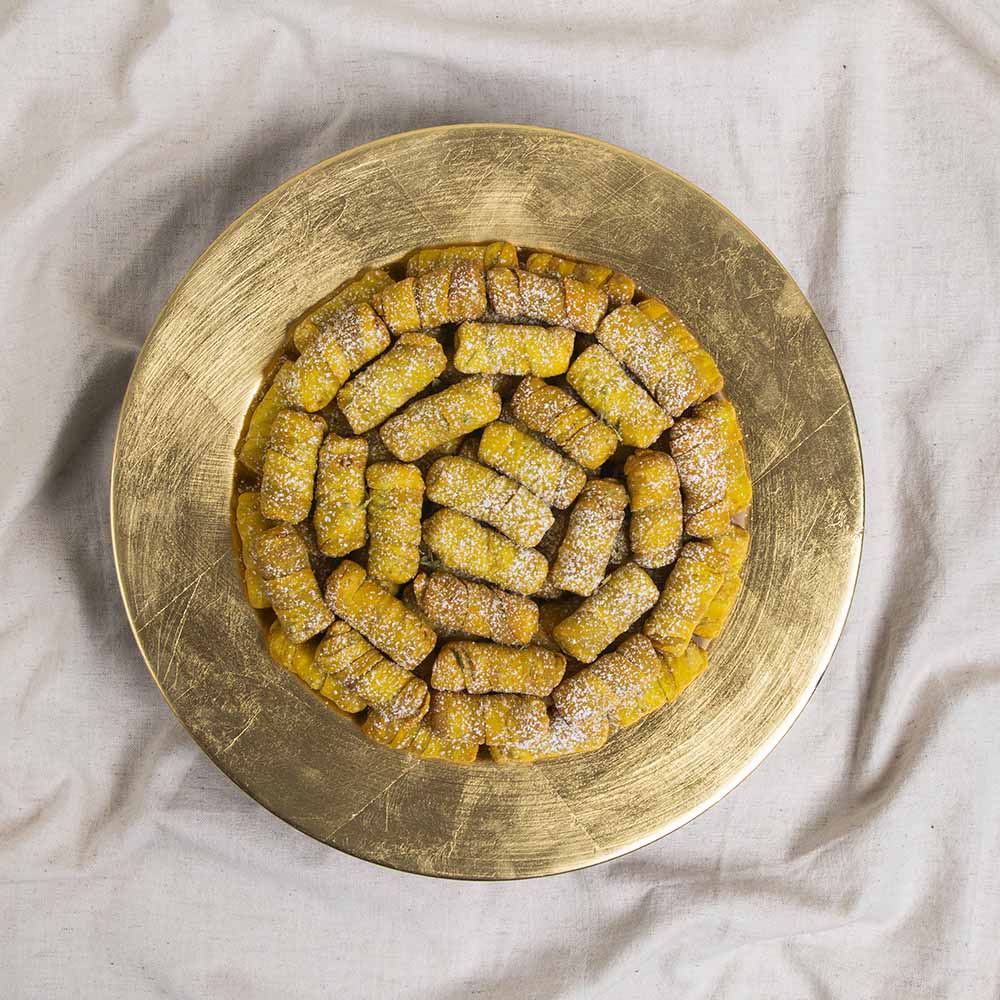 Damloj  Walnut  in gold Tray