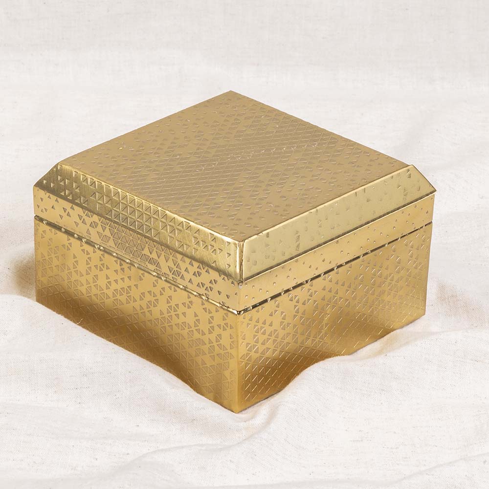 Mixed Damlooj in gold metal box
