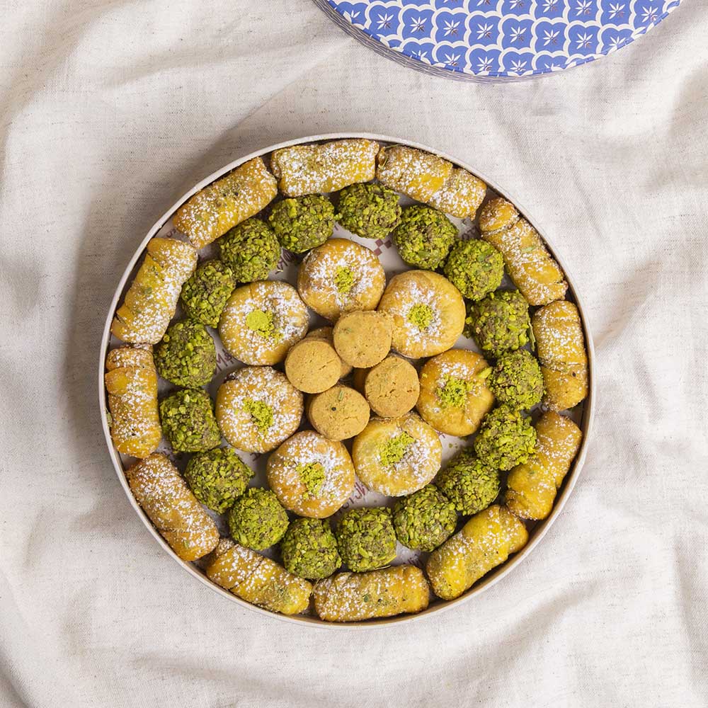 Mix Sweets in Blue Circle Medium Box