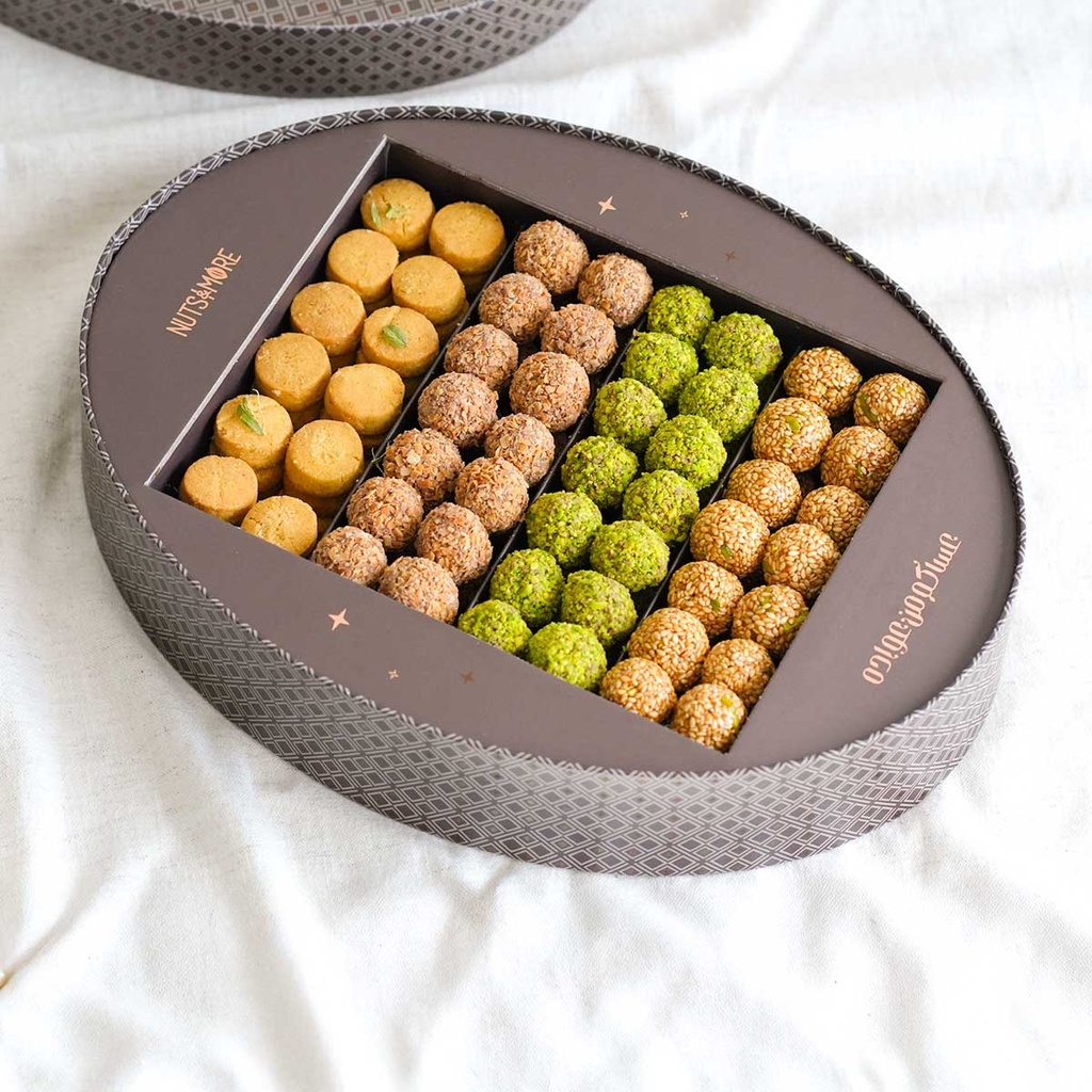 Mix Balls Sweets in Ramadan Large oval Box (116 Pcs)
