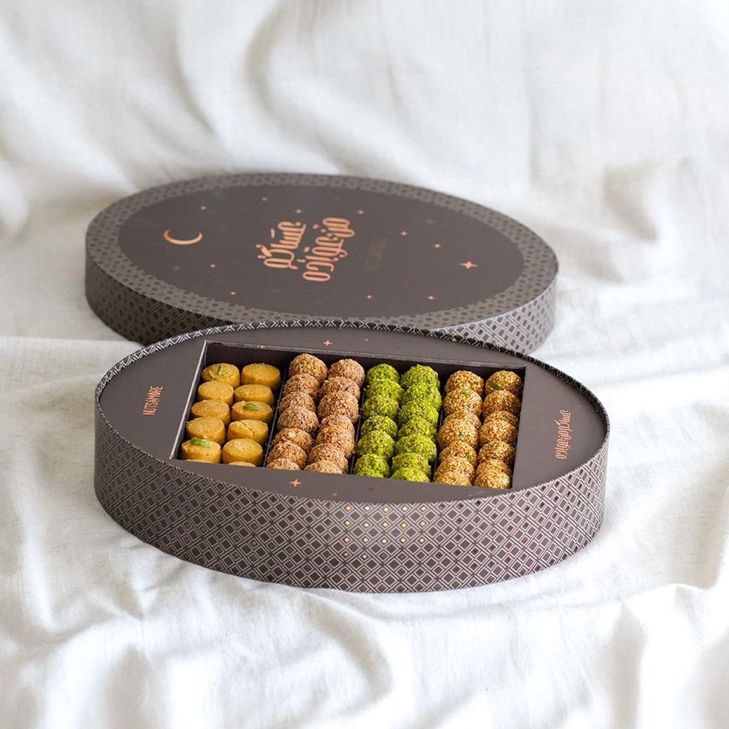 Mix Balls Sweets in Ramadan Large oval Box (116 Pcs)