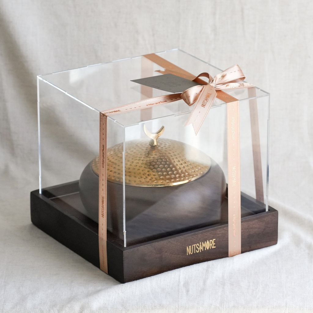Sagai Dates in covered Wooden bowl