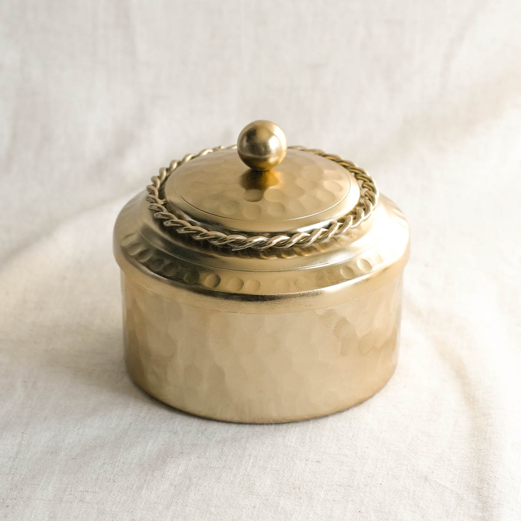 Royal Ghuraiba in covered Silver Bowl