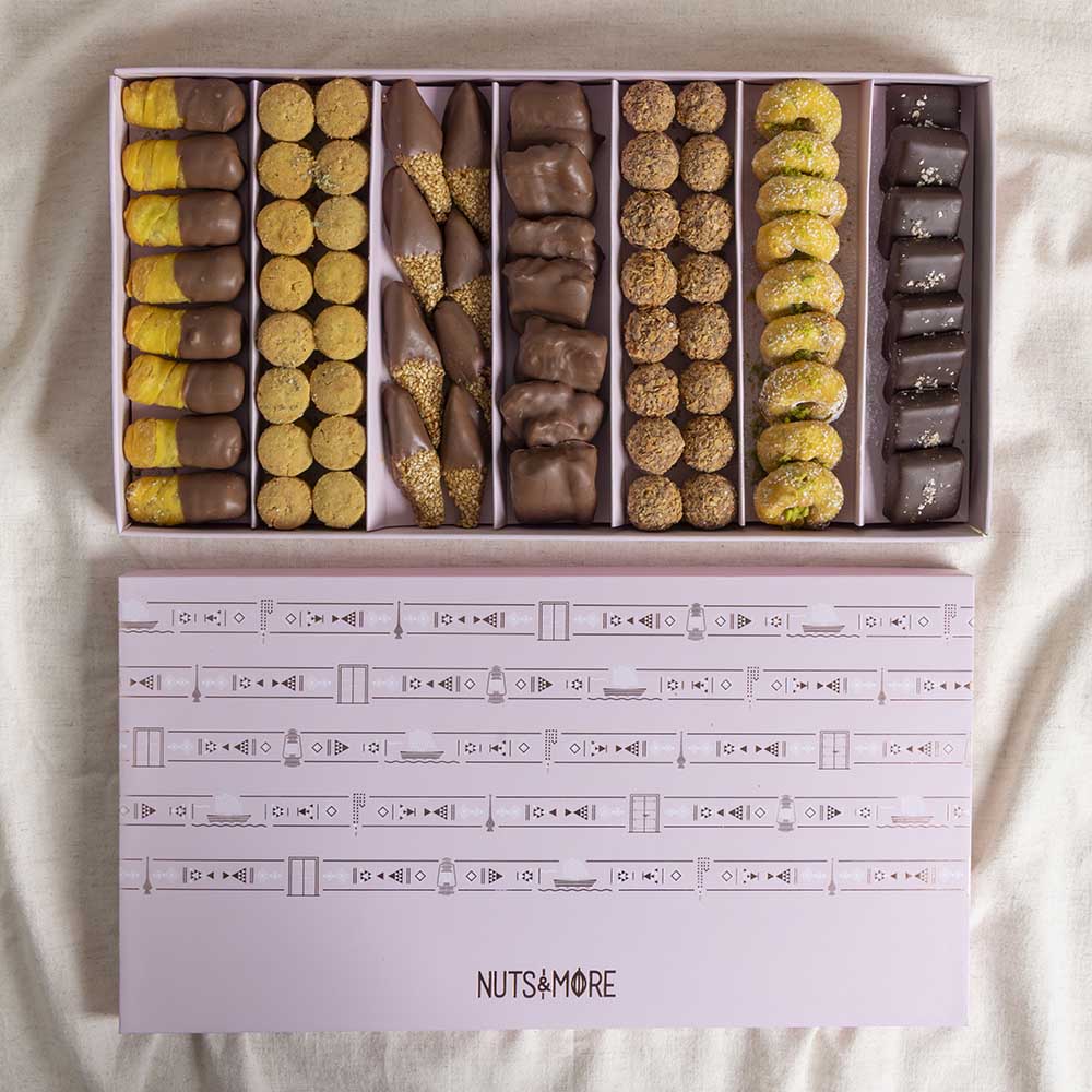 Large mixed chocolate sweet box