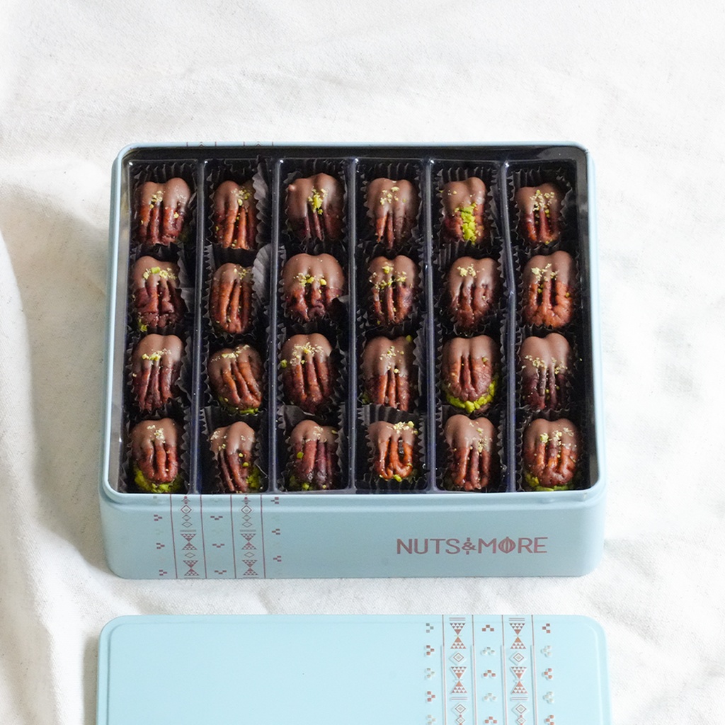 Pecan With Pistachio& chocolate in Medium Metal Box