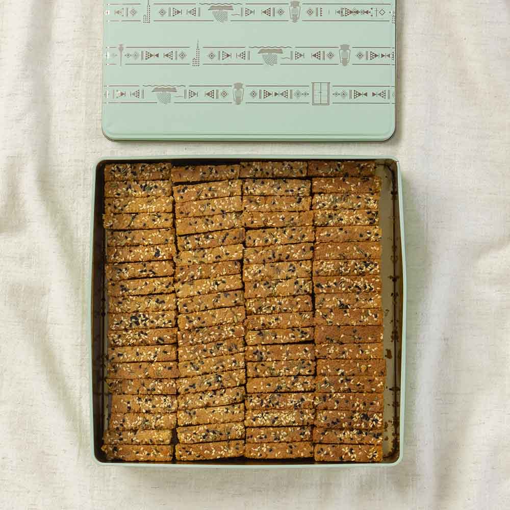 Shaborah in Large Metal Box (700 GM)