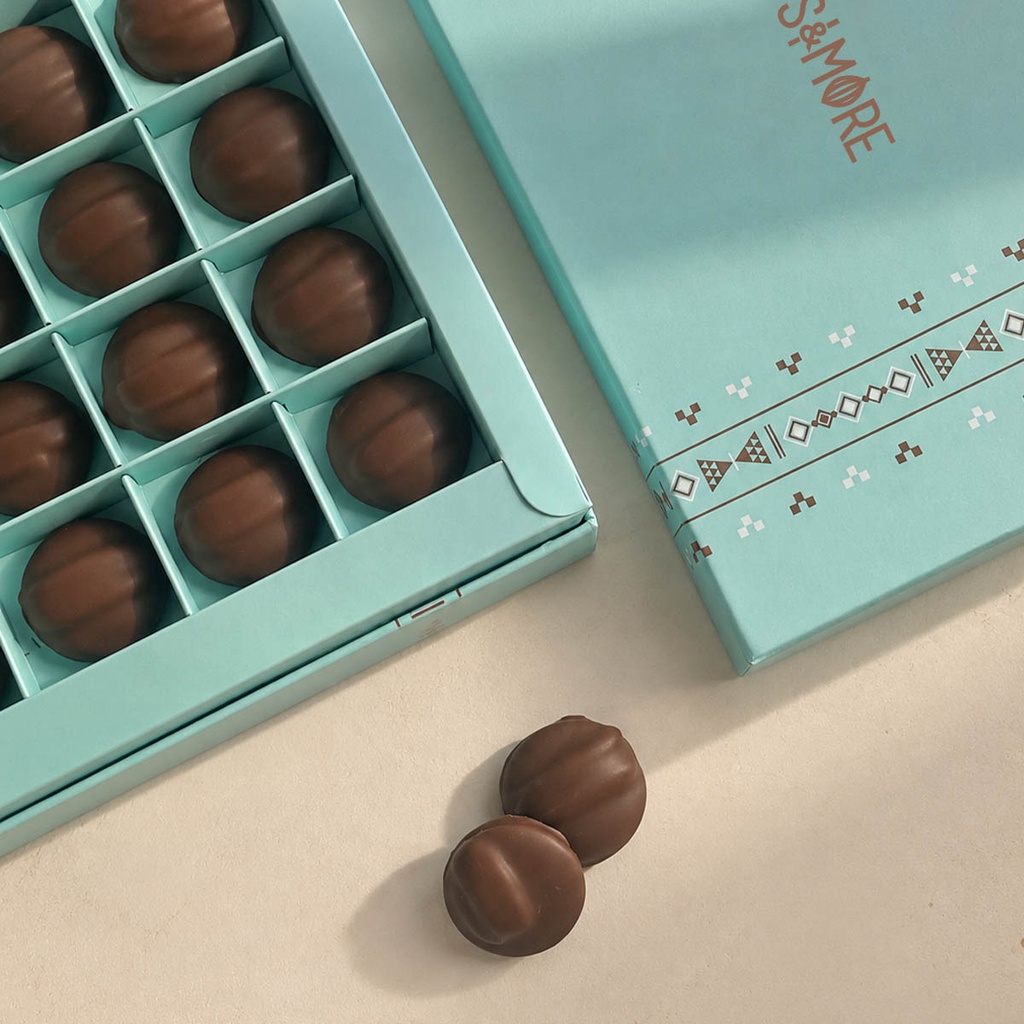 Circle Pecan Turtle Box
