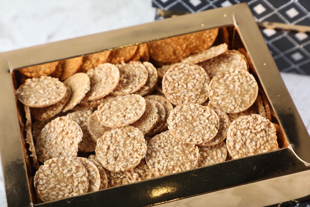 National Day Medium Semsemiya Crispy