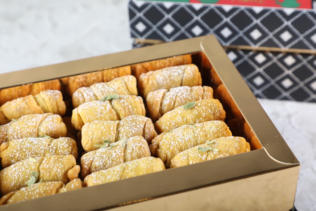 National Day Medium Box Walnut Damlooj