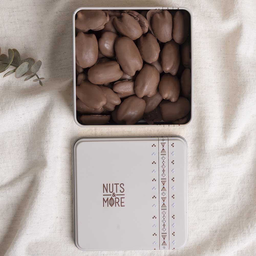 Pecan with milk Choclate in Small Metal Box 260G