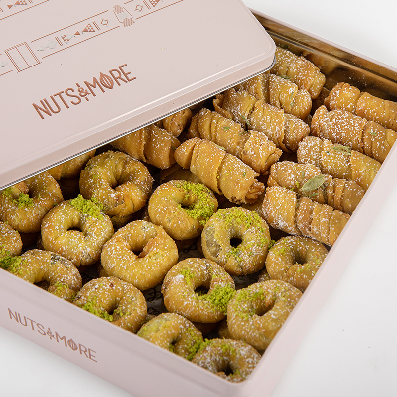 Mixed Damloj in Large Metal Box 76pc