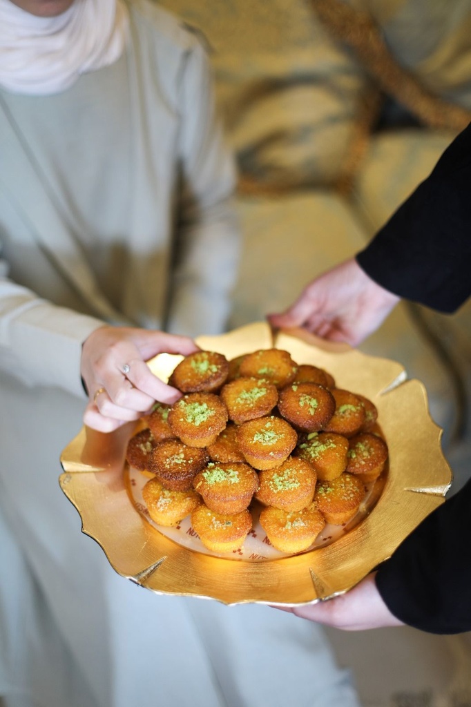 Basbosa in Gold Tray