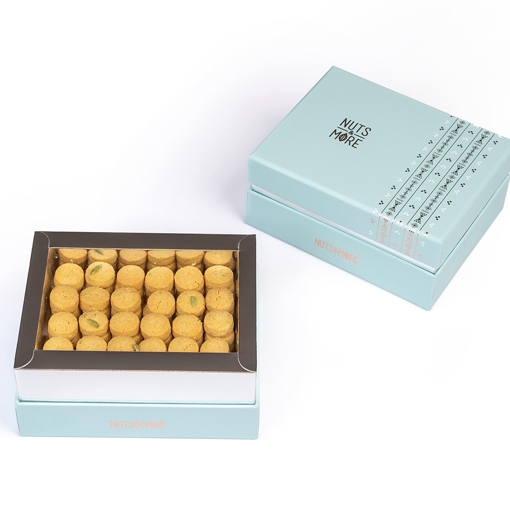 الغريبة الرويال بالعلبة الوسط