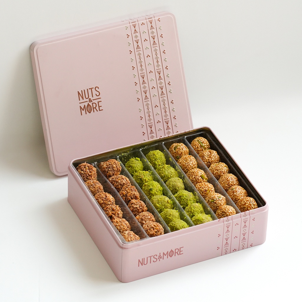 Mix Sweets balls in Medium Metal Box
