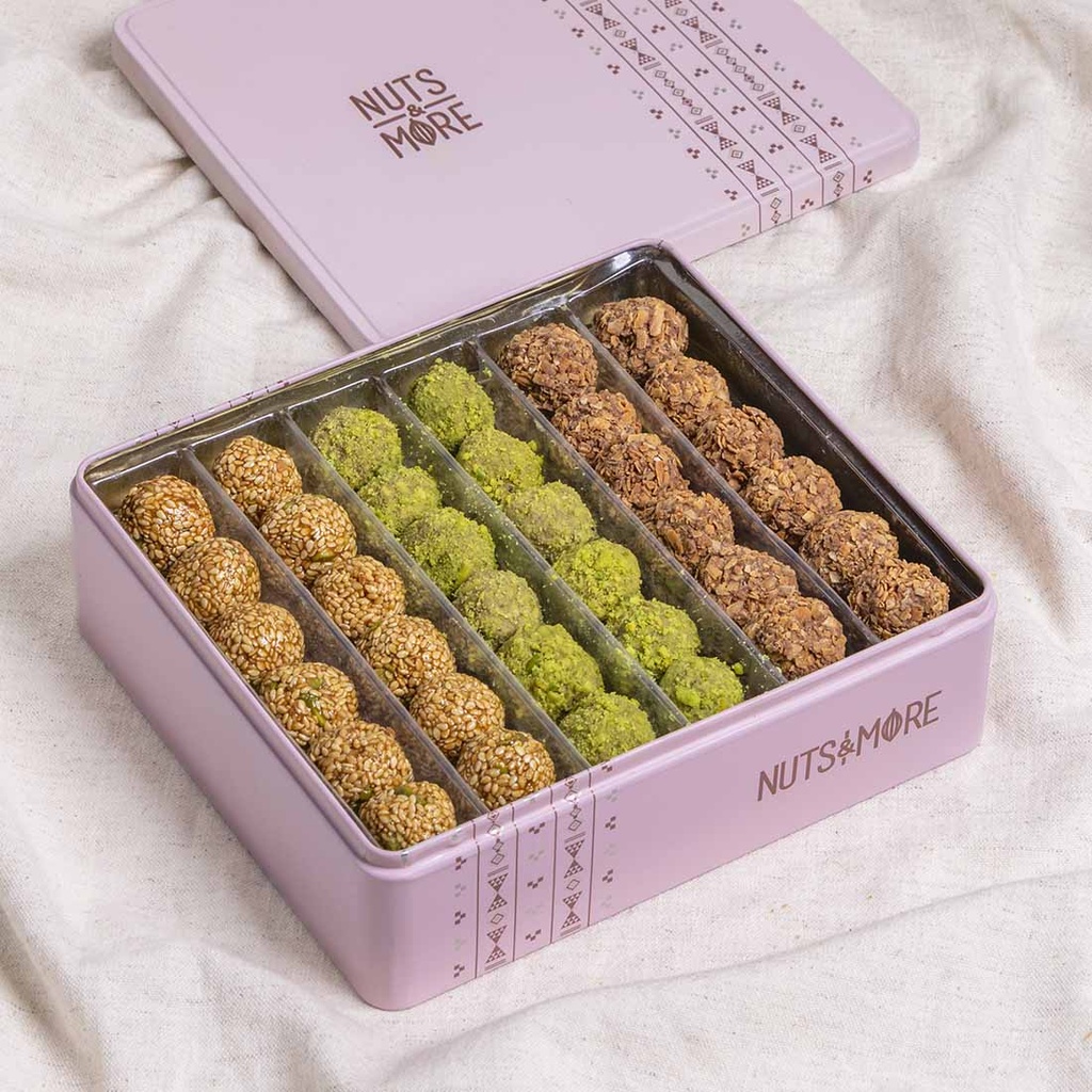Mix Sweets balls in Medium Metal Box