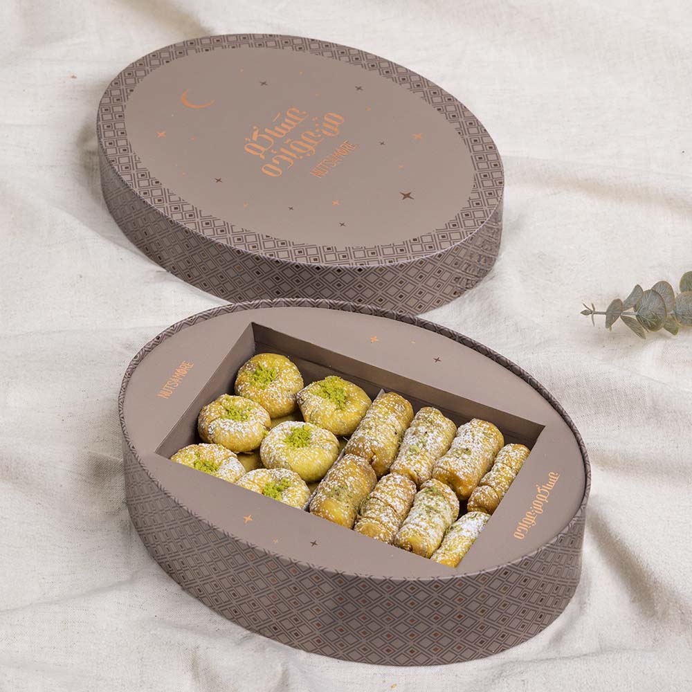 Mix Damlooj in Ramadan Medium oval Box (28 Pcs)