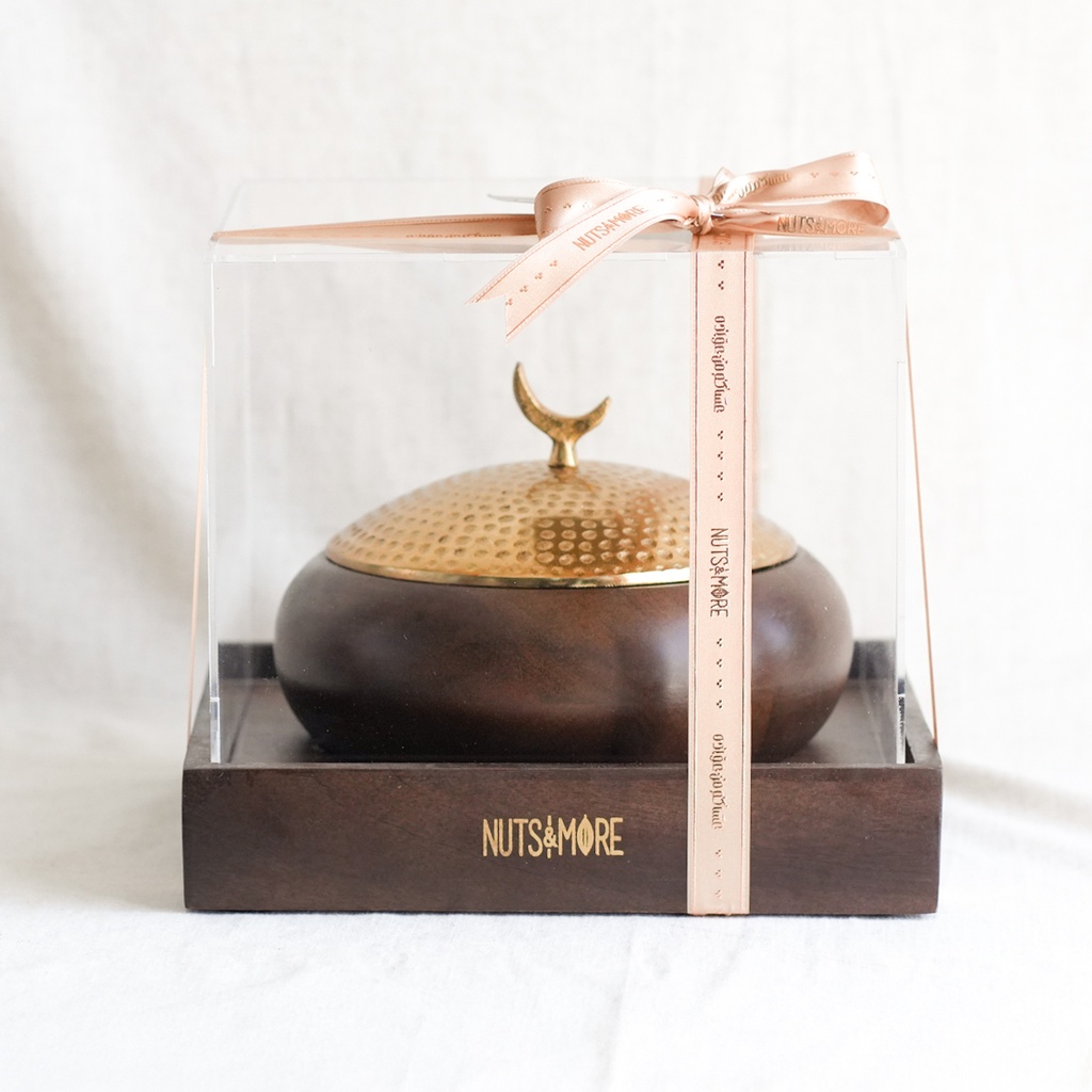 Sagai Dates in covered Wooden bowl