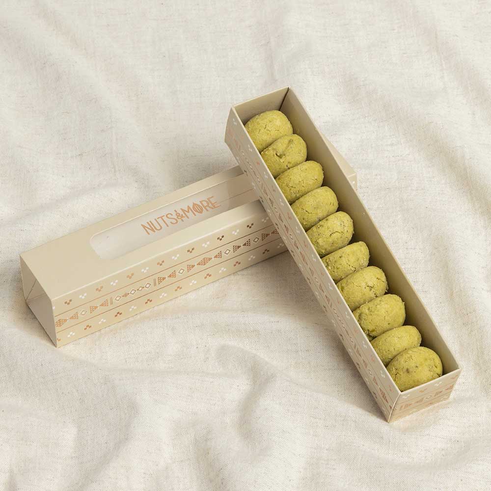 Ghuraiba with pistachio in Rectangle box