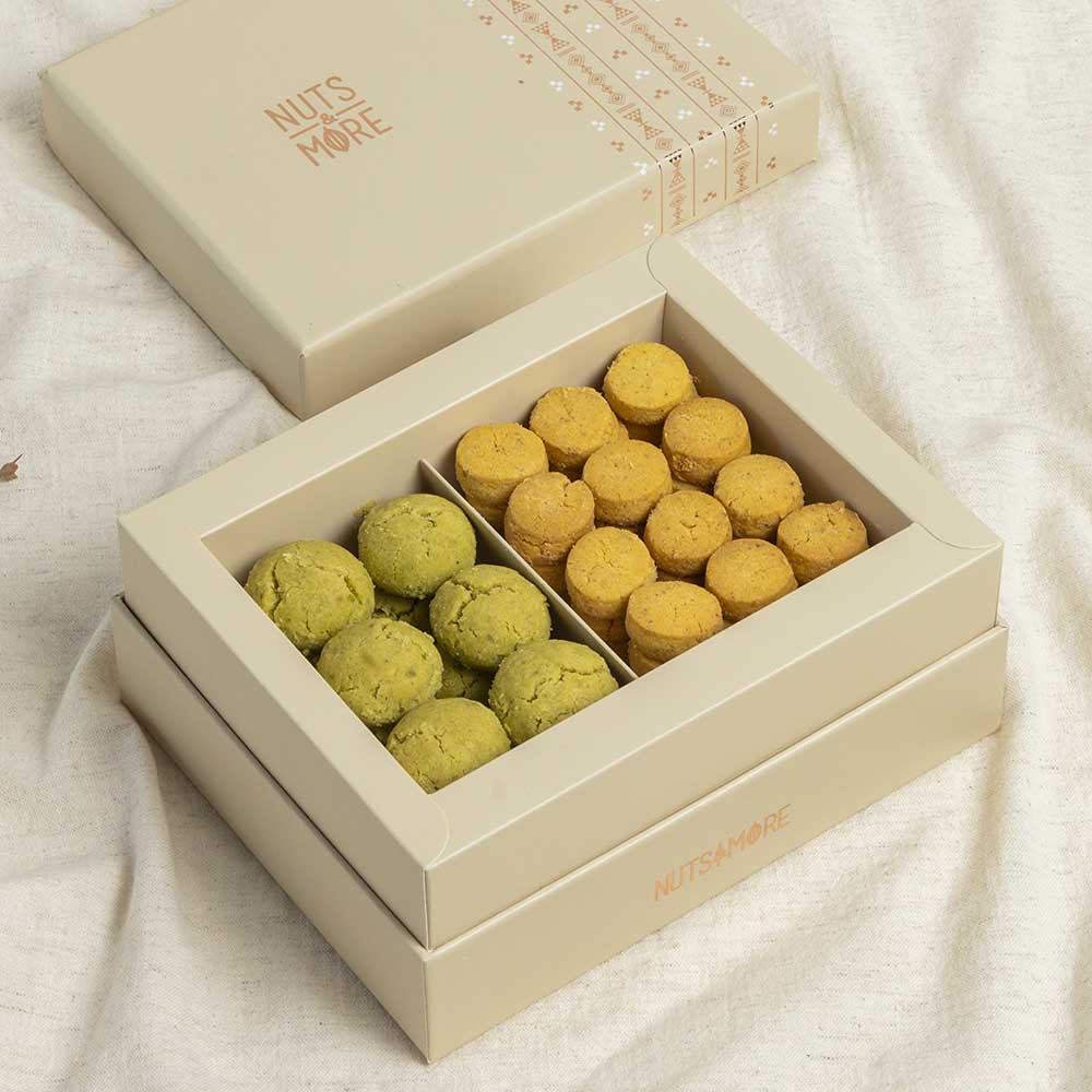 Medium Box Mix Ghuraiba (Royal & pistachio)