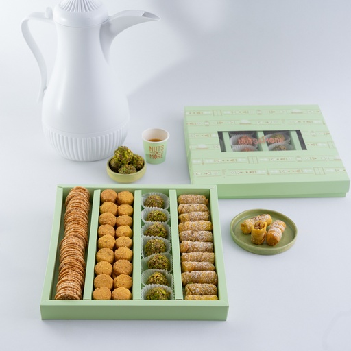 [1100] Mixed Sweets in Medium Box