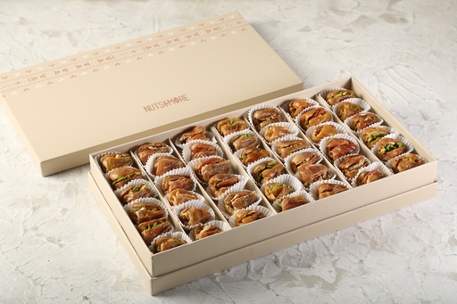 [1247] Mixed Dates With Nuts in Large Box