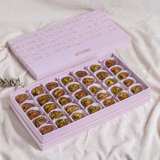 [1247] Mixed Dates With Nuts in Large Box