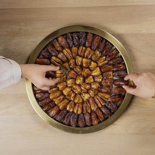 [1527] Mix Dates in Gold Tray