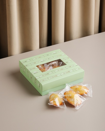[1634] Madeleine Cake in Square box