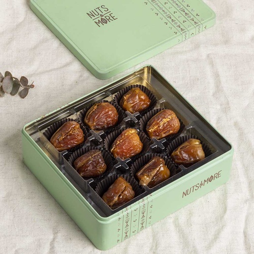 [1685] Peanuts Butter Stuffed Dates in Medium Metal Box