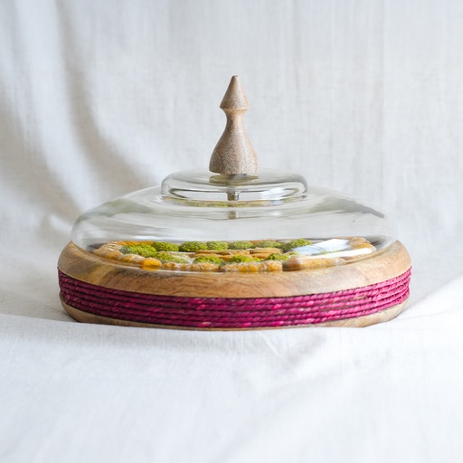 [1812] Mixed Kuwaiti Sweets in covered Wooden Bowl (Red)