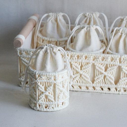 [1737] Gergean Sweets Basket