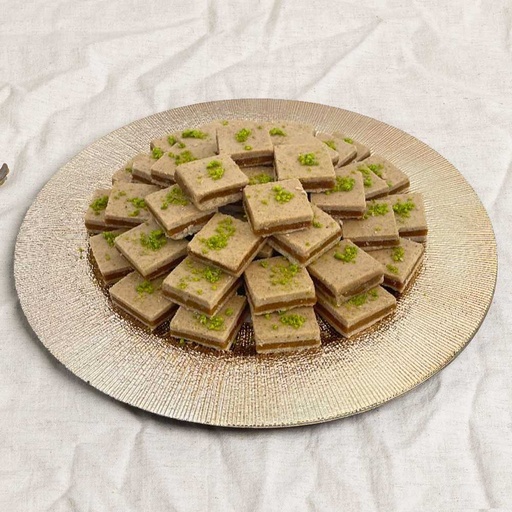 [1885] Rangeena Dates in Gold Tray (2 kilo)