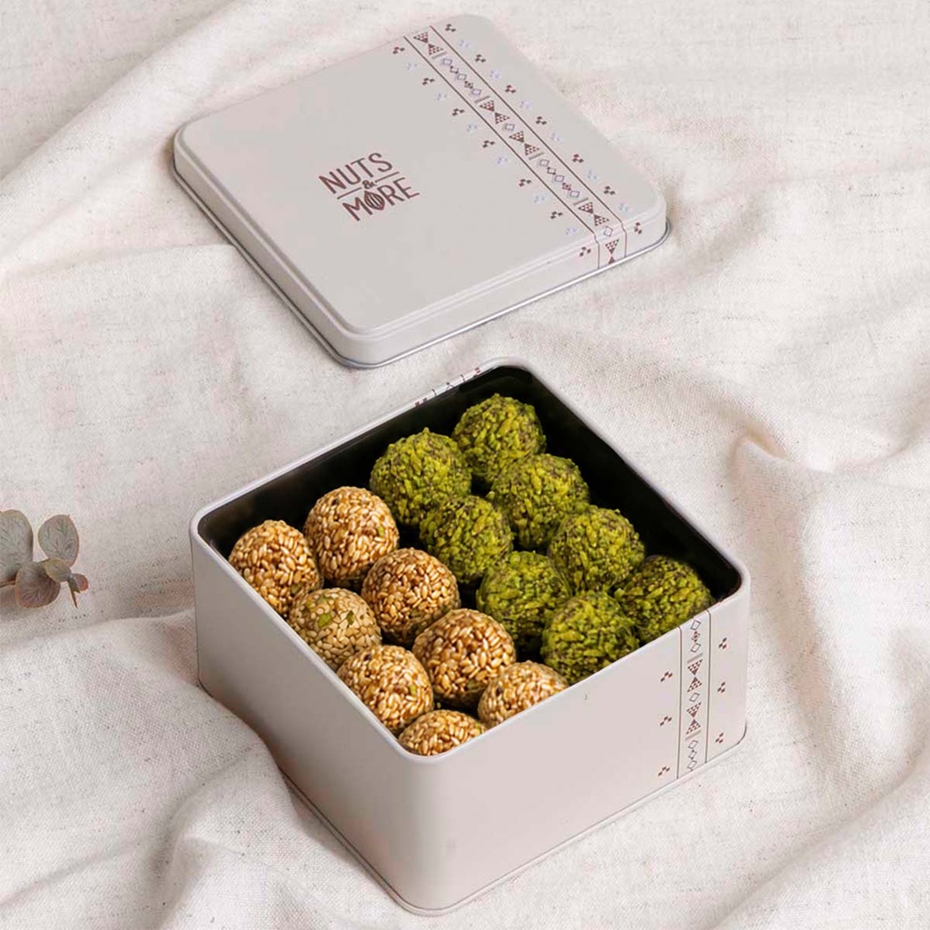 [1946] Pistachio Rahash & Semsemiya Balls in Small Metal Box (16&16 Pcs)